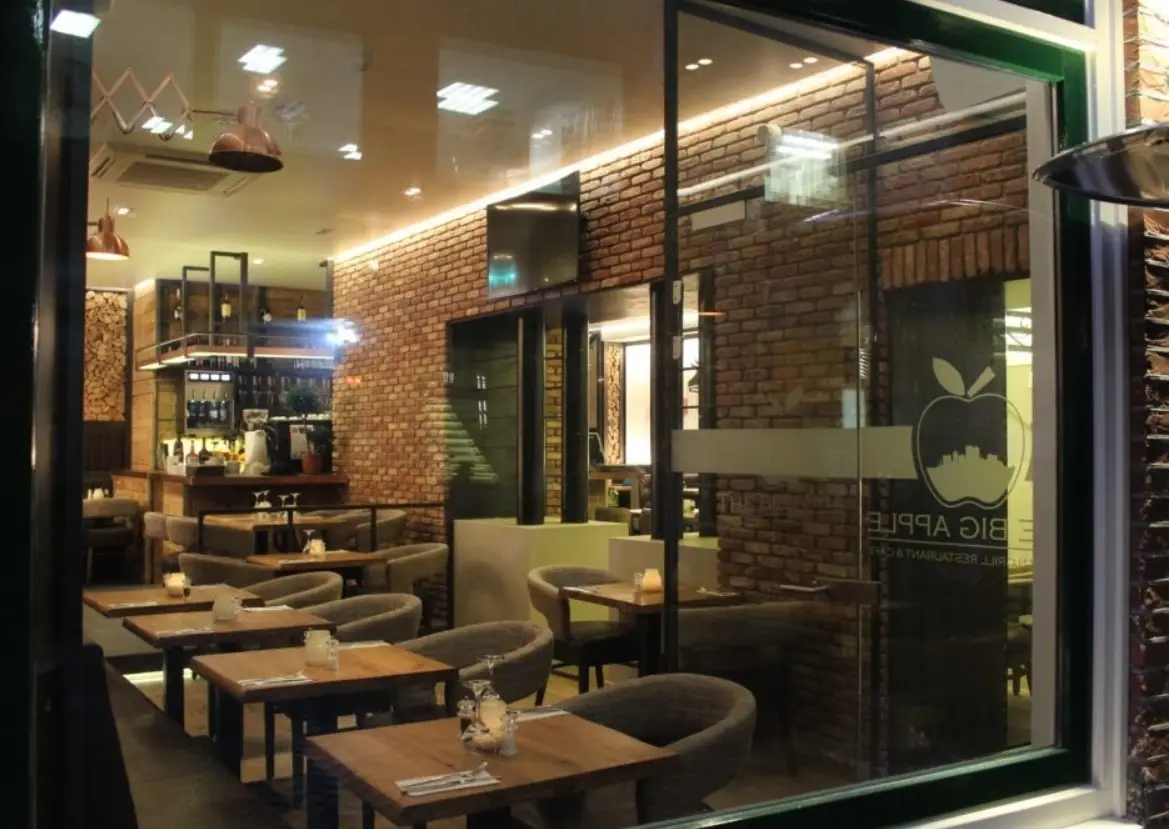 THE BIG APPLE American Grill Restaurant & Café