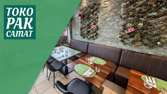 Toko Pak Camat