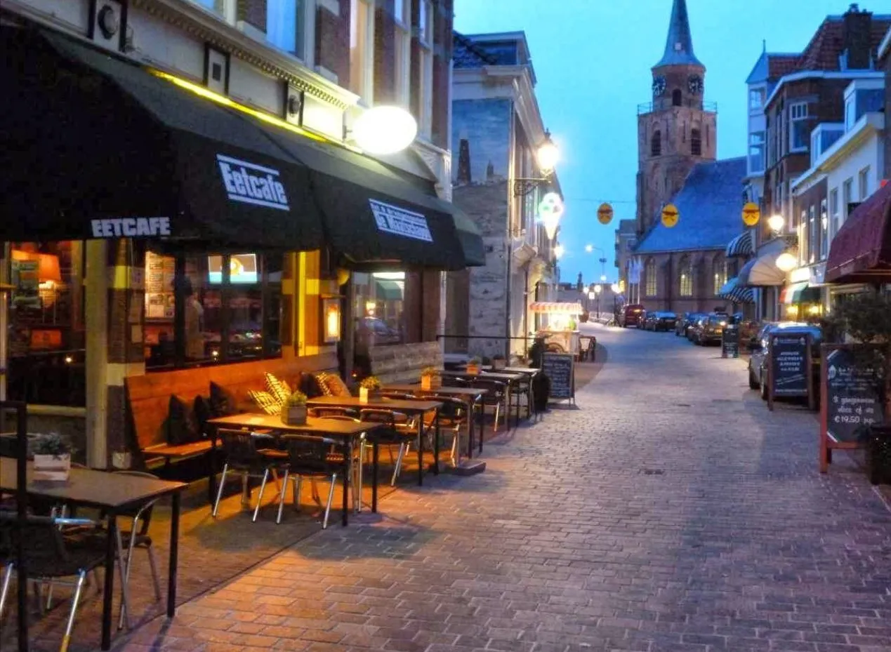 De Maatschappij eetcafe