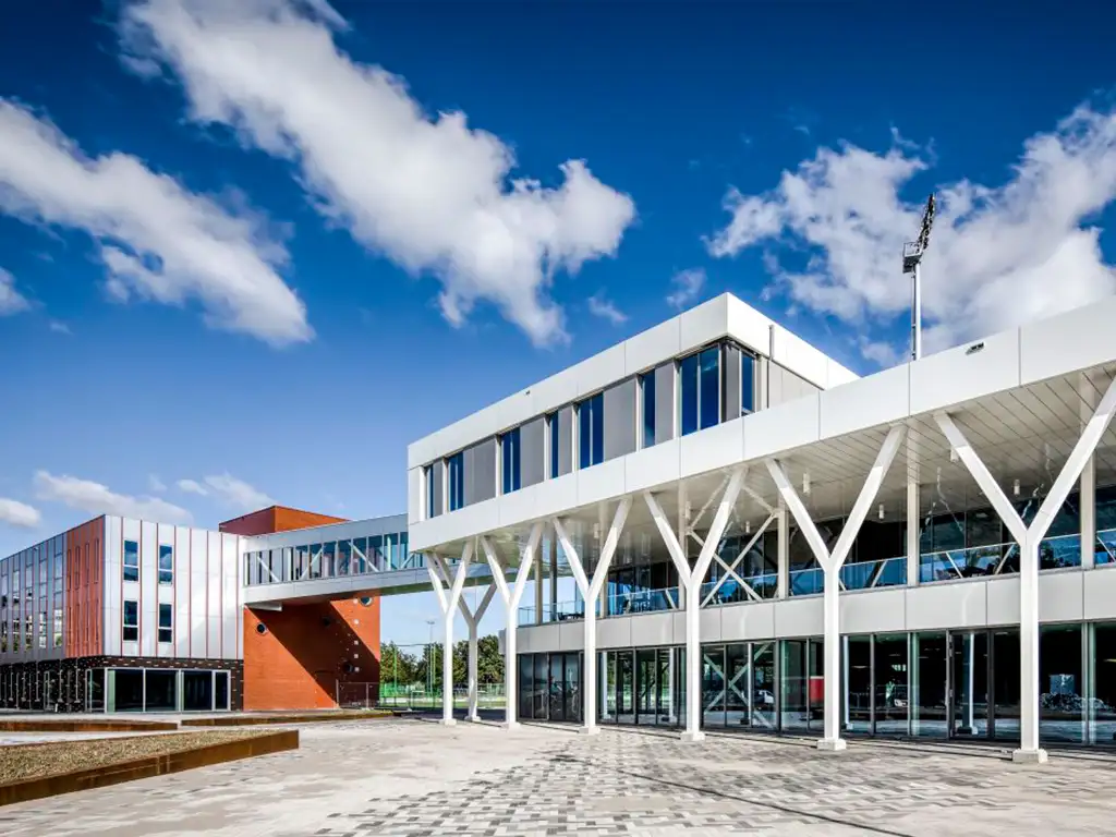 Bar Bistro DuCo Oss (by Fletcher)